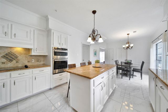 32 Tanager Trail, The Woodlands, TX 77381