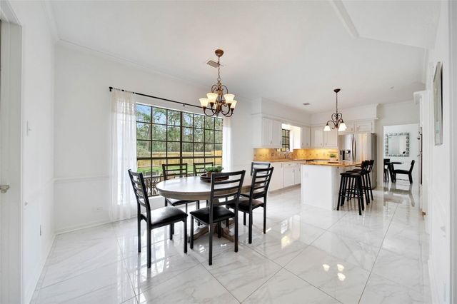 32 Tanager Trail, The Woodlands, TX 77381