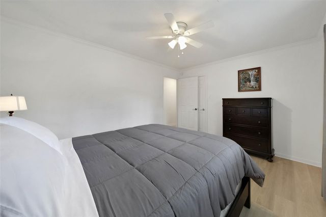 32 Tanager Trail, The Woodlands, TX 77381