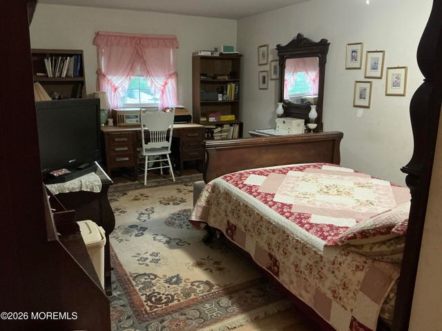 9 Lexington Road, Howell, NJ 07731