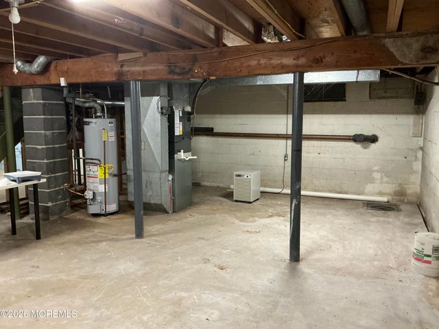 9 Lexington Road, Howell, NJ 07731