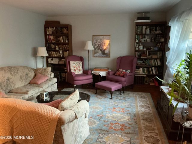 9 Lexington Road, Howell, NJ 07731