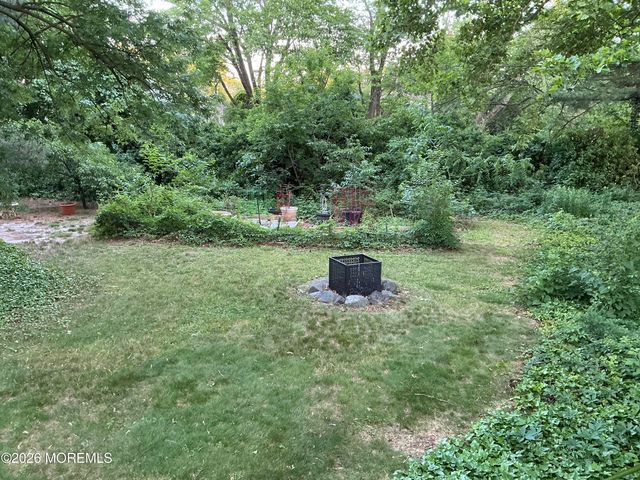 9 Lexington Road, Howell, NJ 07731