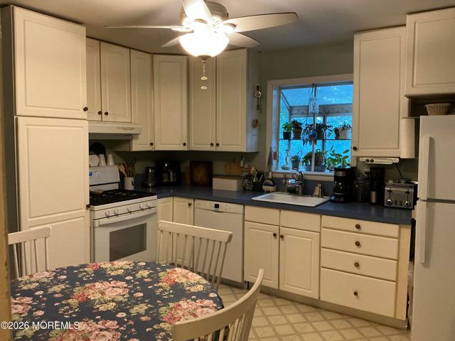 9 Lexington Road, Howell, NJ 07731