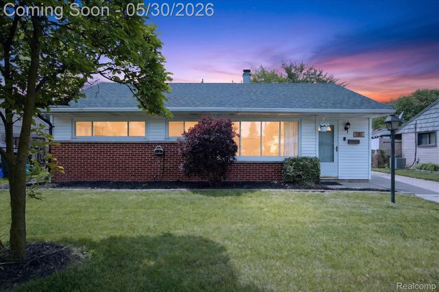 181 Brandt Street, Garden City, MI 48135