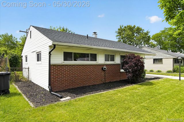 181 Brandt Street, Garden City, MI 48135