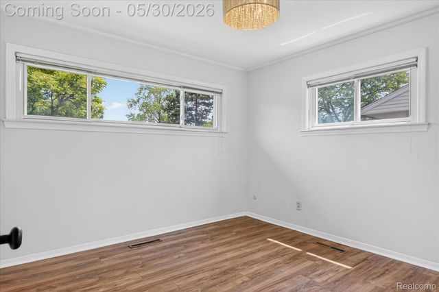 181 Brandt Street, Garden City, MI 48135