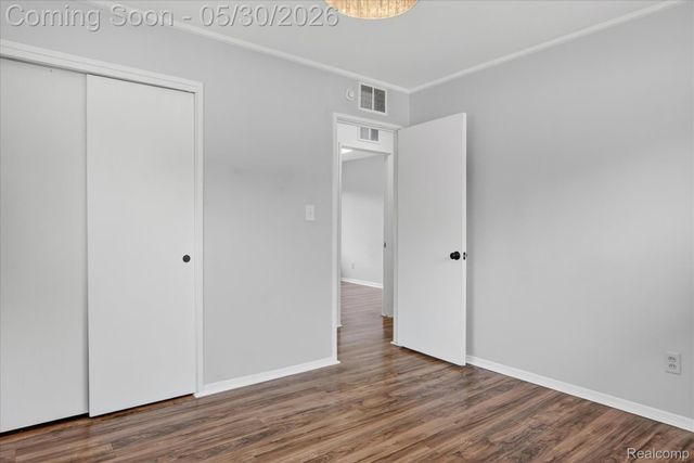181 Brandt Street, Garden City, MI 48135