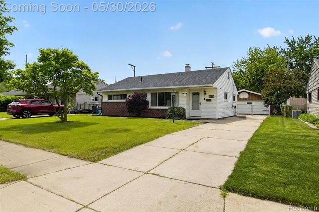 181 Brandt Street, Garden City, MI 48135