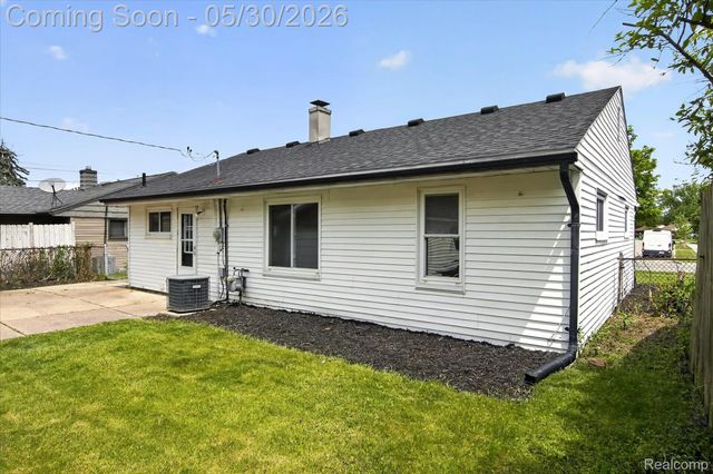 181 Brandt Street, Garden City, MI 48135