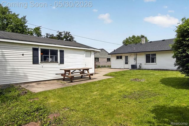 181 Brandt Street, Garden City, MI 48135