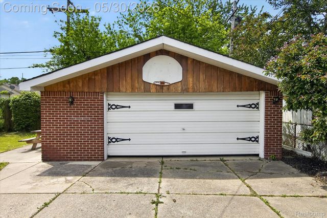 181 Brandt Street, Garden City, MI 48135
