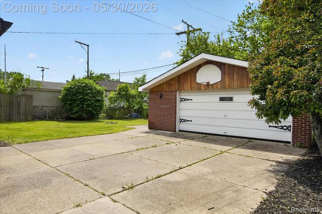 181 Brandt Street, Garden City, MI 48135