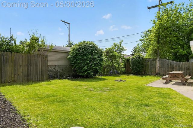 181 Brandt Street, Garden City, MI 48135