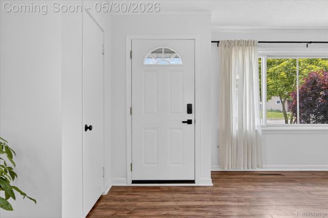 181 Brandt Street, Garden City, MI 48135