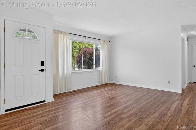 181 Brandt Street, Garden City, MI 48135