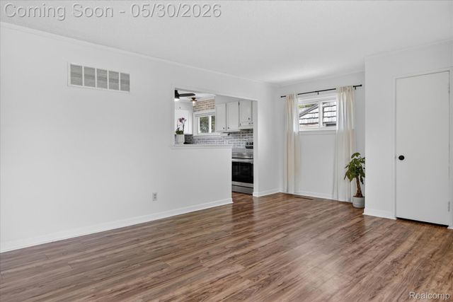 181 Brandt Street, Garden City, MI 48135