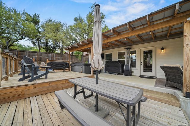 1885 Deer Run, Canyon Lake, TX 78133