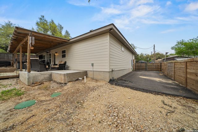 1885 Deer Run, Canyon Lake, TX 78133