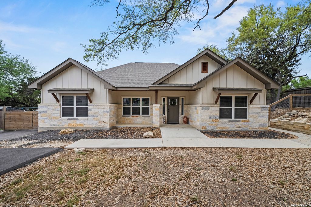 1885 Deer Run, Canyon Lake, TX 78133