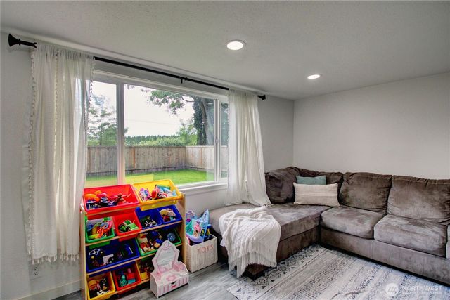 8892 Peavey Road, Sedro Woolley, WA 98284