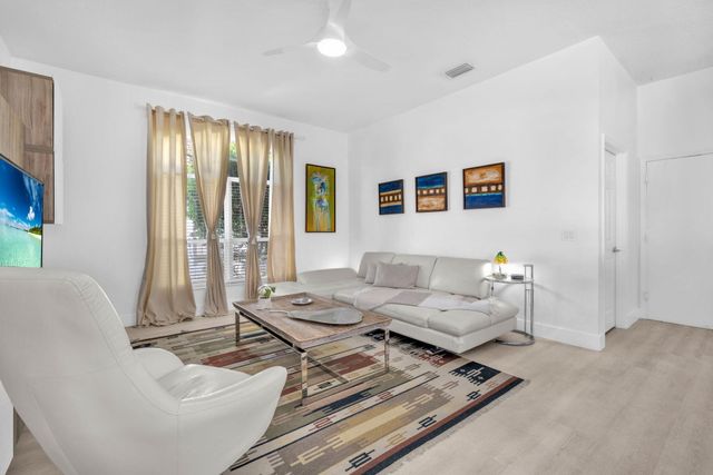 16423 Segovia Circle S, Fort Lauderdale, FL 33331