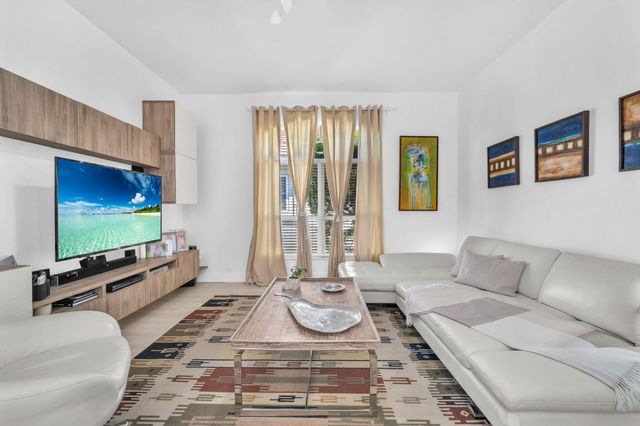 16423 Segovia Circle S, Fort Lauderdale, FL 33331