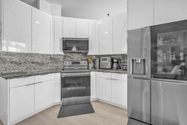 16423 Segovia Circle S, Fort Lauderdale, FL 33331