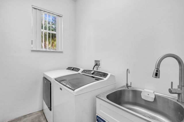 16423 Segovia Circle S, Fort Lauderdale, FL 33331