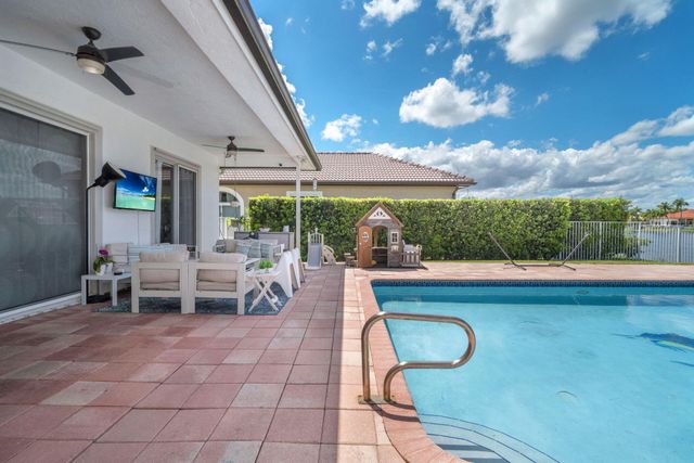 16423 Segovia Circle S, Fort Lauderdale, FL 33331