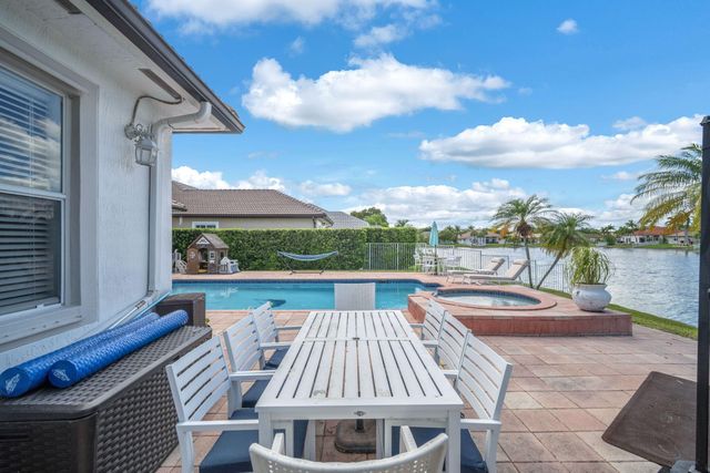 16423 Segovia Circle S, Fort Lauderdale, FL 33331