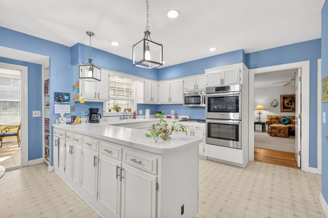 612 Cloverbrook Ln, Franklin, TN 37067