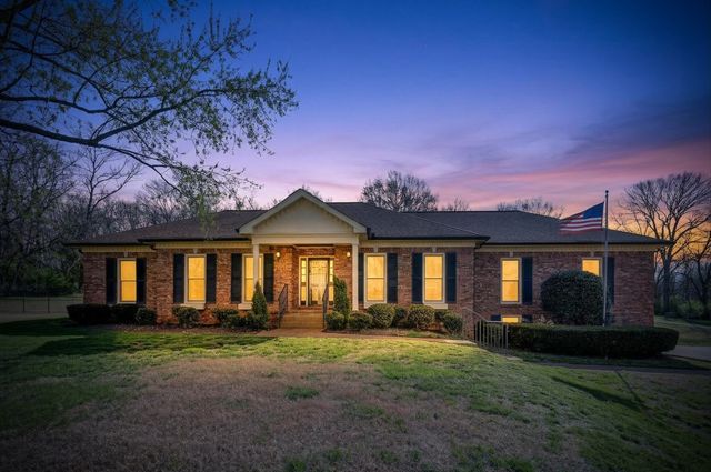 612 Cloverbrook Ln, Franklin, TN 37067