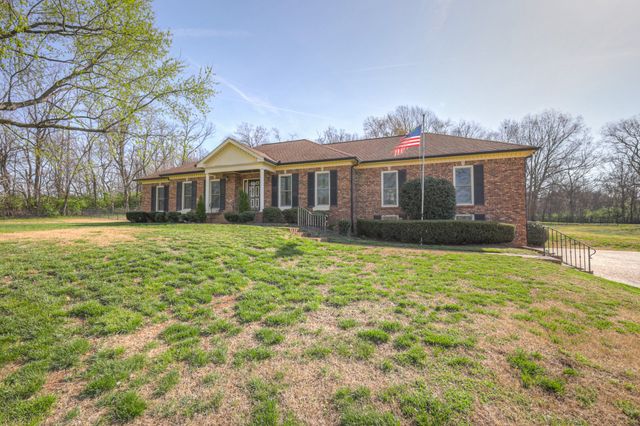 612 Cloverbrook Ln, Franklin, TN 37067