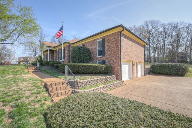 612 Cloverbrook Ln, Franklin, TN 37067