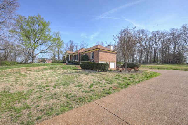 612 Cloverbrook Ln, Franklin, TN 37067