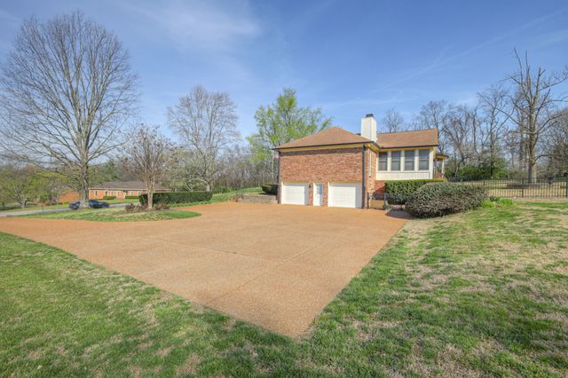 612 Cloverbrook Ln, Franklin, TN 37067