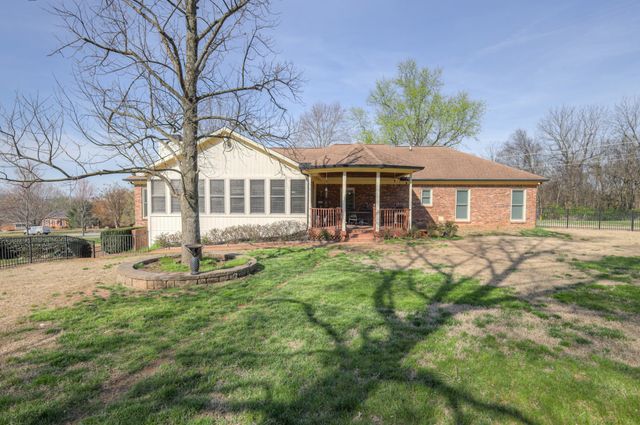 612 Cloverbrook Ln, Franklin, TN 37067
