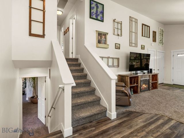 1004 Falcon Ridge Boulevard, Belgrade, MT 59714
