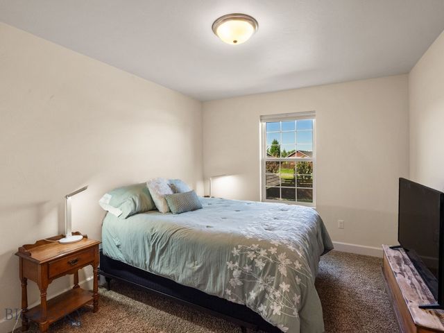 1004 Falcon Ridge Boulevard, Belgrade, MT 59714
