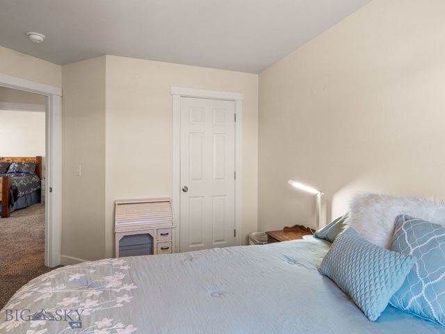 1004 Falcon Ridge Boulevard, Belgrade, MT 59714