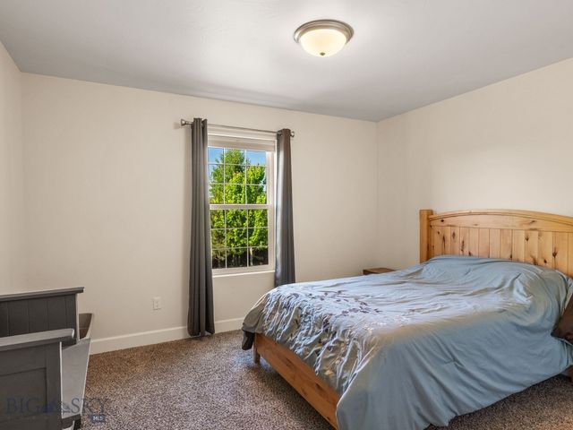 1004 Falcon Ridge Boulevard, Belgrade, MT 59714