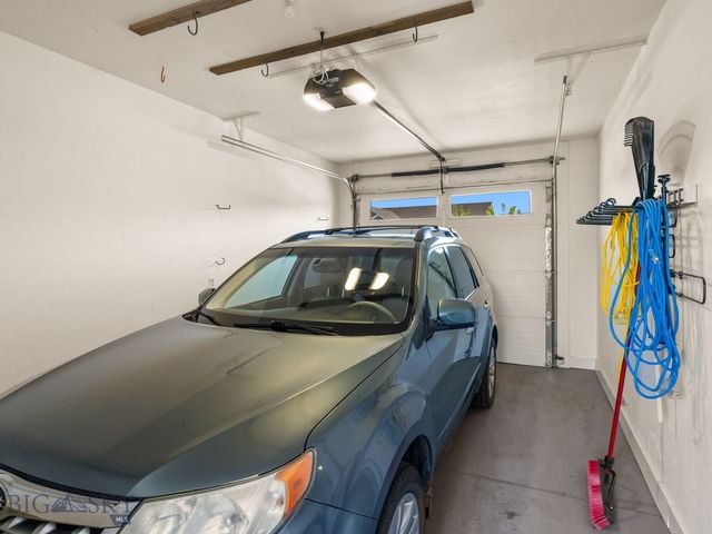 1004 Falcon Ridge Boulevard, Belgrade, MT 59714