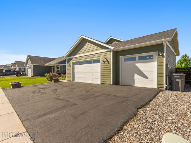 1004 Falcon Ridge Boulevard, Belgrade, MT 59714