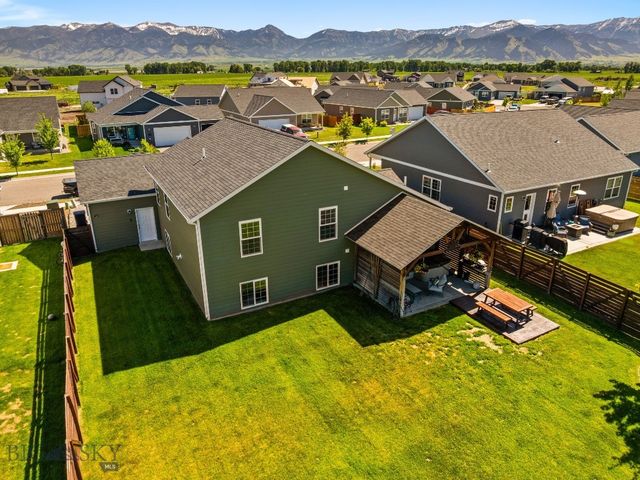 1004 Falcon Ridge Boulevard, Belgrade, MT 59714