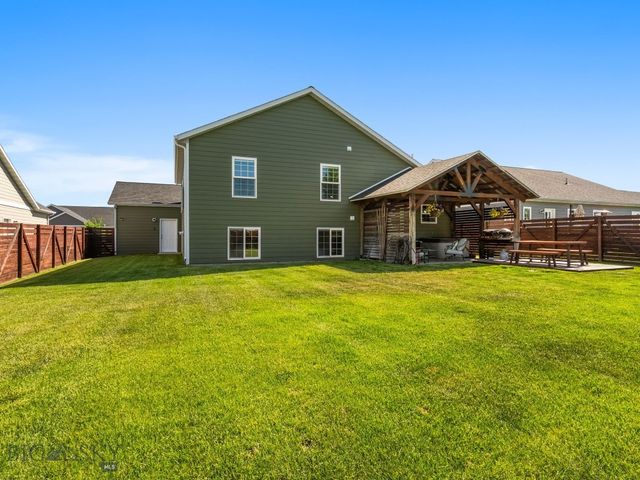 1004 Falcon Ridge Boulevard, Belgrade, MT 59714