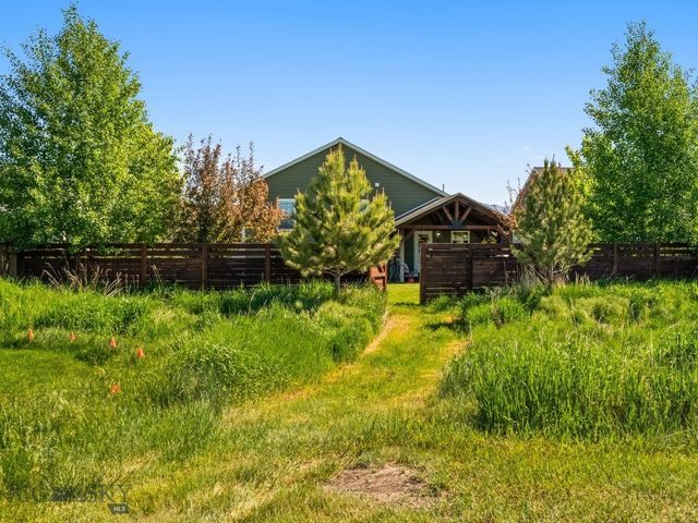 1004 Falcon Ridge Boulevard, Belgrade, MT 59714