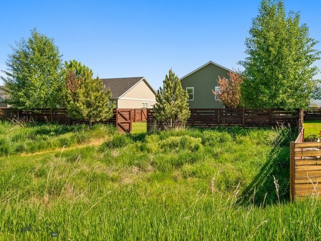 1004 Falcon Ridge Boulevard, Belgrade, MT 59714