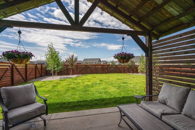 1004 Falcon Ridge Boulevard, Belgrade, MT 59714