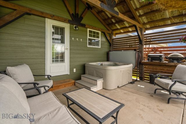 1004 Falcon Ridge Boulevard, Belgrade, MT 59714